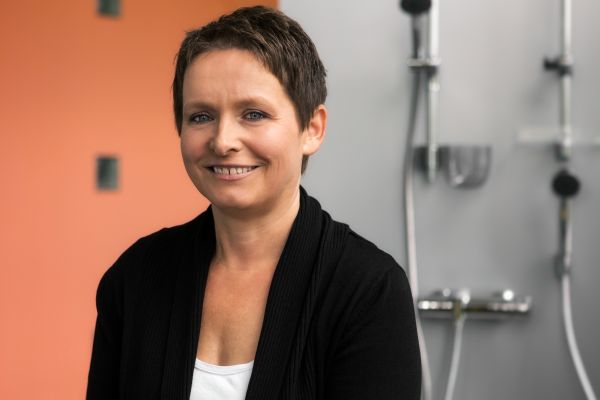 Tegoroczna nagroda Finnish Designer Awards trafiła do głównej projektantki firmy Oras - Kirsi Svard, fot. Niklas Kullström Tegoroczna nagroda Finnish Designer Awards trafiła do głównej projektantki firmy Oras - Kirsi Svard, fot. Niklas Kullström