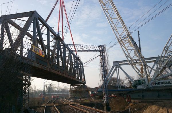 Montaż waiduktu w ramach modernizacji odcinka Warszawa Zachodnia – Grodzisk Mazowiecki, fot. PKP PLK Montaż waiduktu w ramach modernizacji odcinka Warszawa Zachodnia – Grodzisk Mazowiecki, fot. PKP PLK