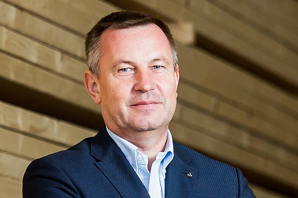 Leszek Gołąbiecki, prezes Unibepu. Leszek Gołąbiecki, prezes Unibepu.