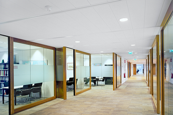 Nowa płyta sufitowa Ultima+, fot. Armstrong Nowa płyta sufitowa Ultima+, fot. Armstrong