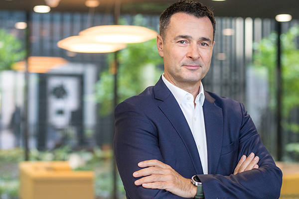– Ze względu na harmonogram inwestycji jesteśmy w najbardziej aktywnym okresie w tym roku, jeśli chodzi o przekazania lokali – mówi Andrzej Oślizło, prezes Develii. – Ze względu na harmonogram inwestycji jesteśmy w najbardziej aktywnym okresie w tym roku, jeśli chodzi o przekazania lokali – mówi Andrzej Oślizło, prezes Develii.