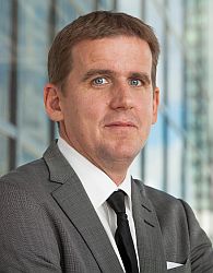 Naszym celem jest coś więcej niż budowanie biurowców. W Skanska wierzymy w zielone rozwiązania, a przy tym tworzymy miejsca do pracy zapewniające inspirujące i komfortowe warunki, w których firmy i ludzie mogą się rozwijać. Nicklas Lindberg, prezes Skanska Commercial Development Europe Naszym celem jest coś więcej niż budowanie biurowców. W Skanska wierzymy w zielone rozwiązania, a przy tym tworzymy miejsca do pracy zapewniające inspirujące i komfortowe warunki, w których firmy i ludzie mogą się rozwijać. Nicklas Lindberg, prezes Skanska Commercial Development Europe